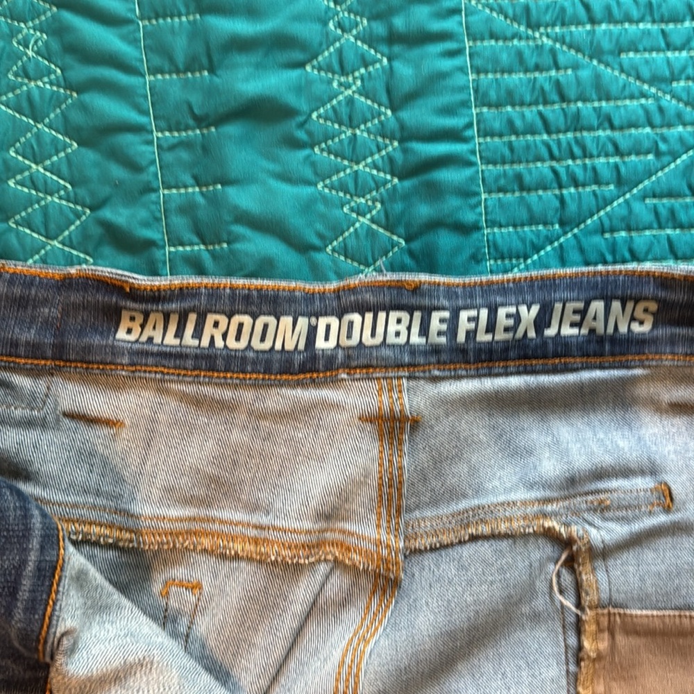 Men's Duluth Trading Co. Ballroom Double Flex Blue Jeans - Picture 3 of 4